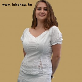 Белая блузка с короткими рукавами
